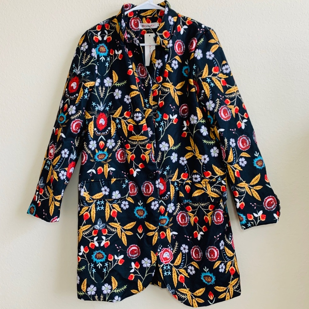 OC Order Plus 3/4 length lines coat size M